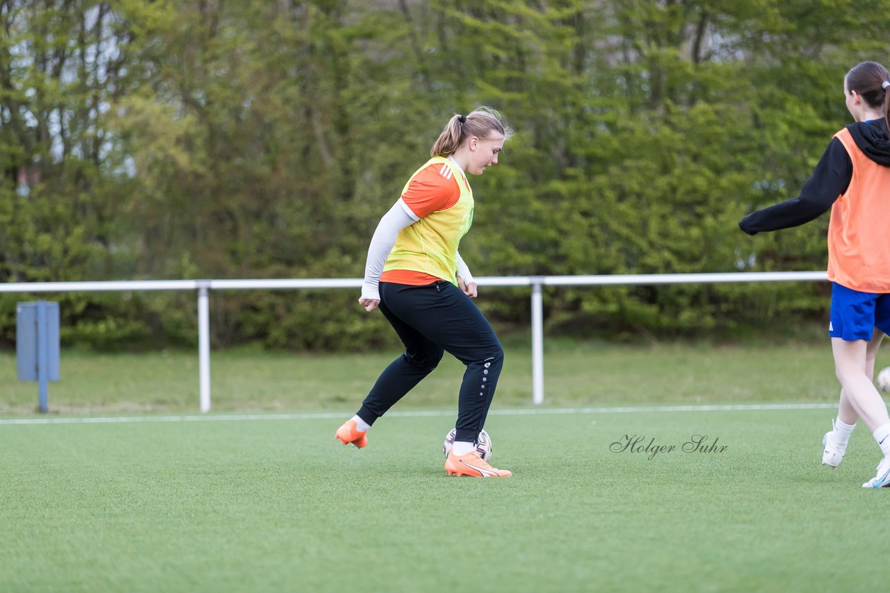 Bild 301 - Co-Trainerin der Frauen Nationalmannschaft Britta Carlson in Wahlstedt